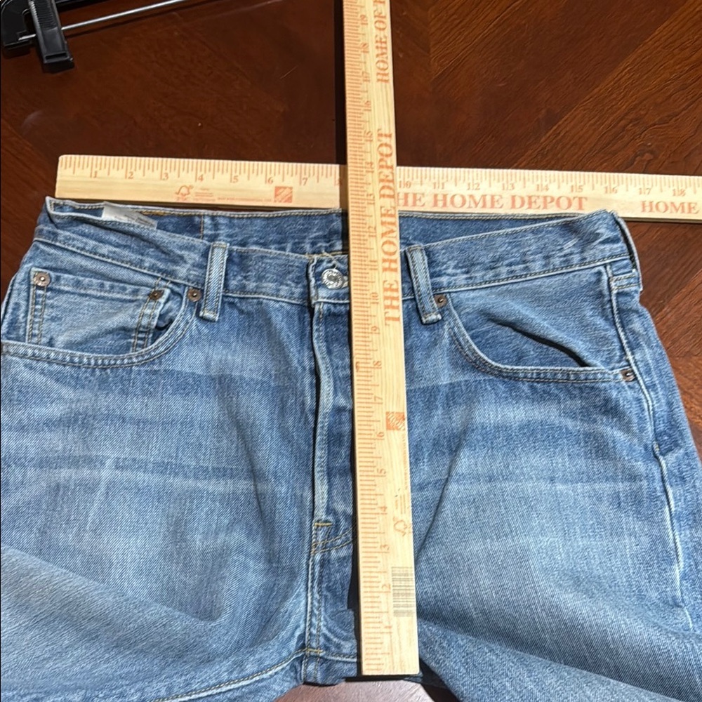 Levi’s 501 Button fly blue Straight-Leg Jeans with Medium Wash Sz 33 x32 - Picture 8 of 12
